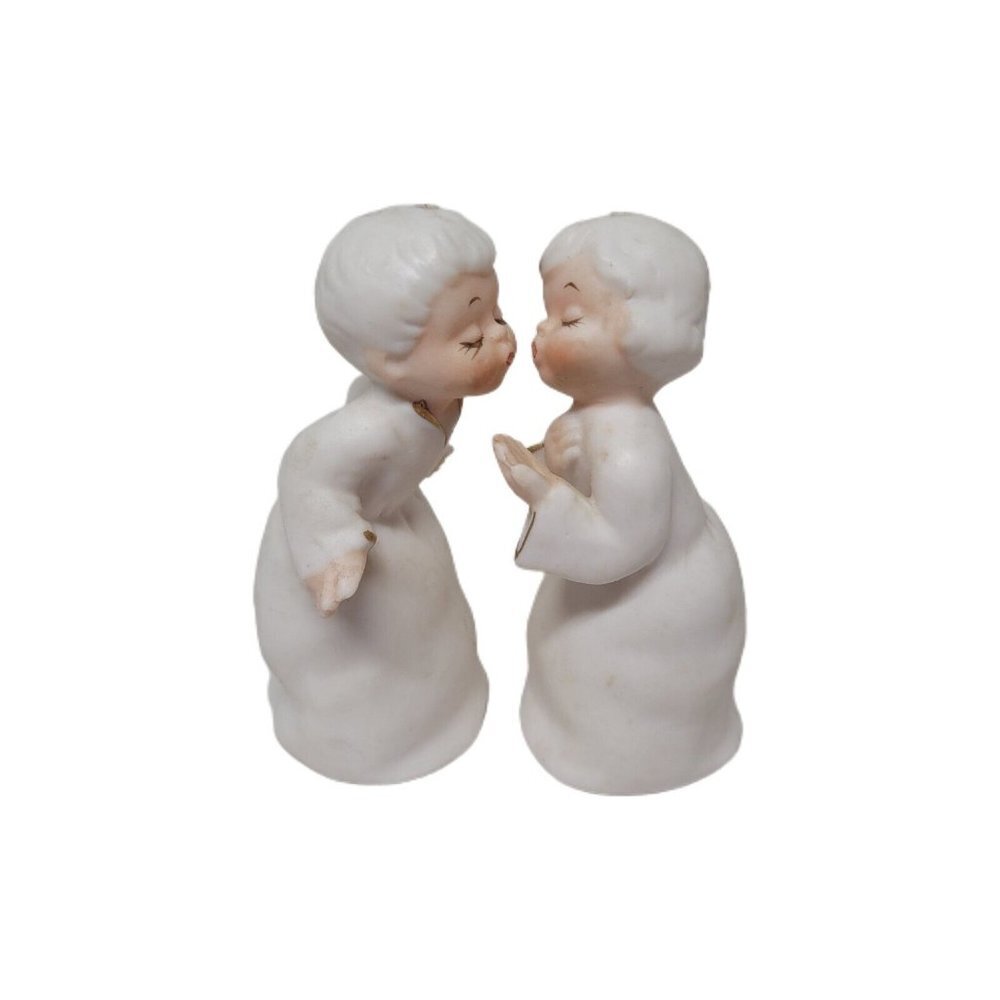 Vintage Norcrest h729 Kissing Boy Girl Salt & Pepper Shakers Japan